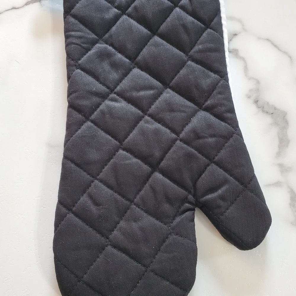 IF I HAVE TO stir it it's homemade Oven Mitt